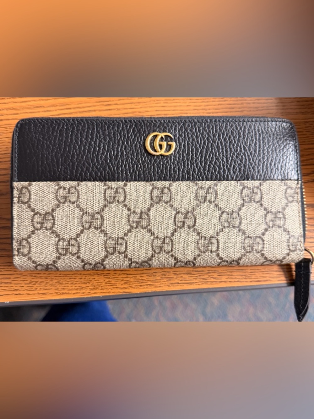Bi-color GG Marmont zip around wallet